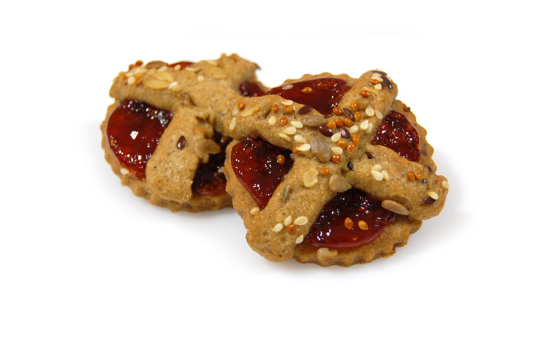 Biscotti multicereali e frutti rossi